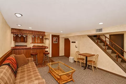 Living - 1751 Taft Ave, Rolling Meadows, IL 60008 photo 6 of 7