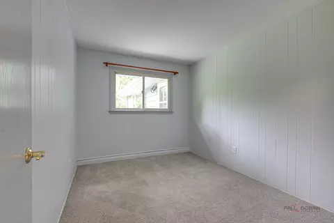Bedroom - 2508 Highland Dr, Lindenhurst, IL 60046 photo 3 of 4