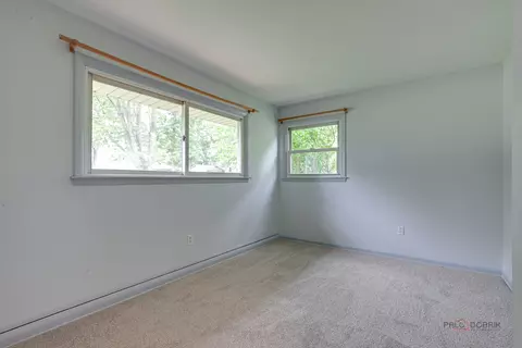 Bedroom - 2508 Highland Dr, Lindenhurst, IL 60046 photo 2 of 4
