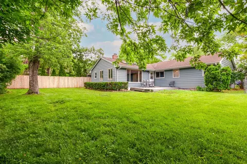 Exterior - 2508 Highland Dr, Lindenhurst, IL 60046 photo 10 of 10