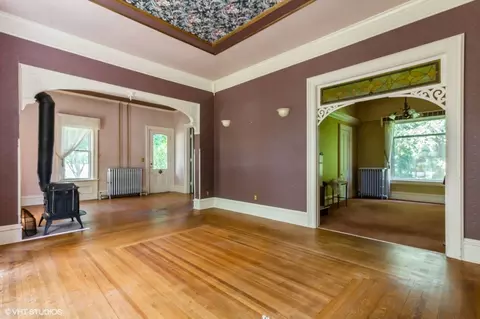 Living - 100 E Miller Ave, Hinckley, IL 60520 photo 4 of 9