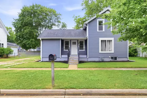 207 E Jefferson Ave, Hampshire, IL 60140