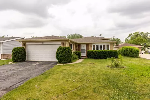 70 Dover Dr, Des Plaines, IL 60018