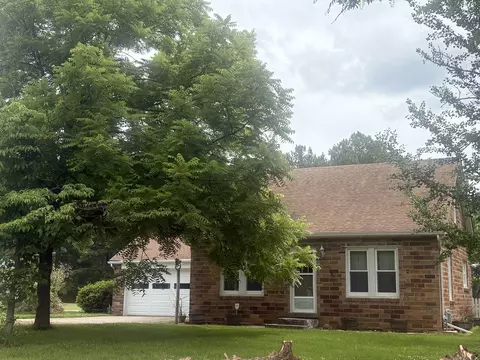 1232 Dallas Rd, Murphysboro, IL 62966