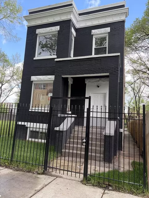 4108 W Wilcox St, Chicago, IL 60624