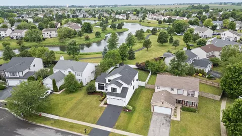 View/Area - 2921 Stillwater Ct, Plainfield, IL 60586 photo 3 of 11