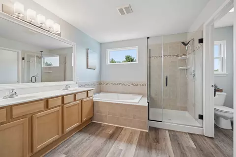 Bath - 2921 Stillwater Ct, Plainfield, IL 60586 photo 2 of 3