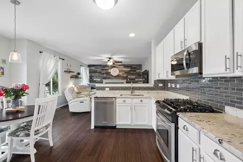 Kitchen - 2921 Stillwater Ct, Plainfield, IL 60586 photo 3 of 4