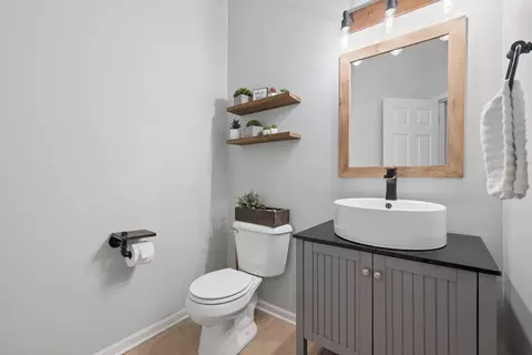 Bath - 2921 Stillwater Ct, Plainfield, IL 60586 photo 1 of 3