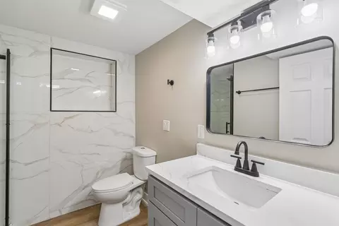 Bath - 15631 End Ave, Dolton, IL 60419 photo 4 of 6