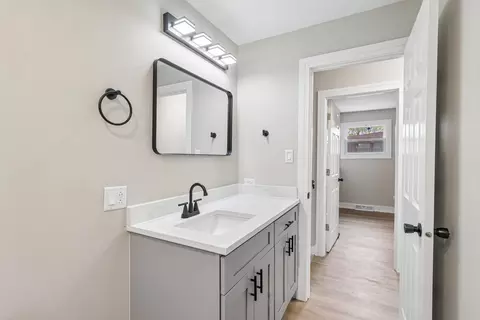 Bath - 15631 End Ave, Dolton, IL 60419 photo 3 of 6