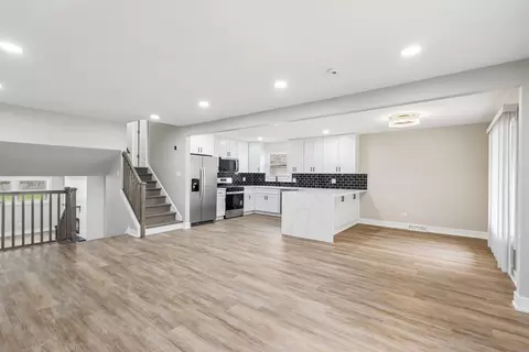 Living - 15631 End Ave, Dolton, IL 60419 photo 2 of 8