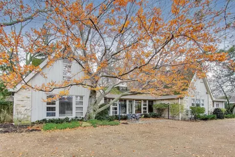 42 Woodley Rd, Winnetka, IL 60093