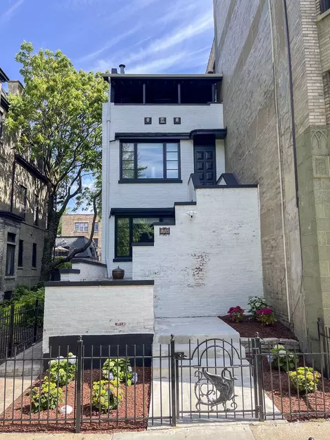 552 W Arlington Pl, Chicago, IL 60614
