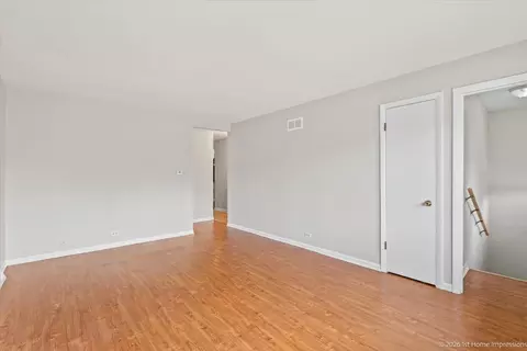Living - 7320 W 58th St, Summit, IL 60501 photo 2 of 3