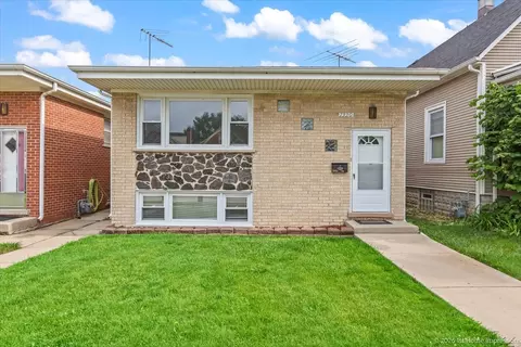 7320 W 58th St, Summit, IL 60501
