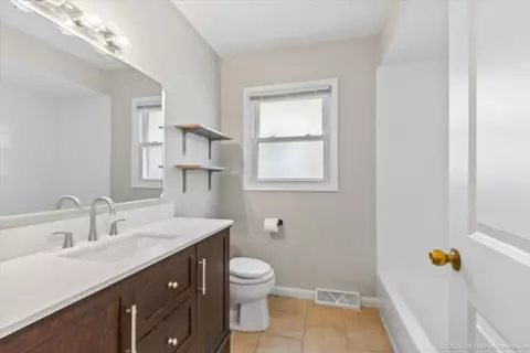 Bath - 7320 W 58th St, Summit, IL 60501 photo 1 of 1