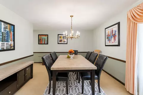 Dining - 150 Shady Ln, Bartlett, IL 60103 photo 2 of 4