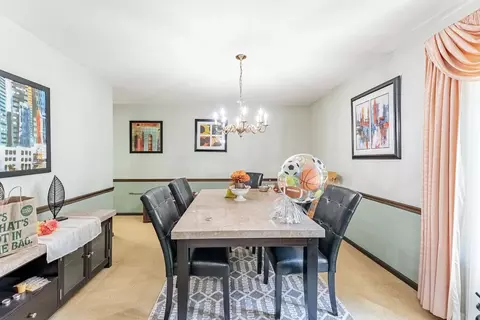 Dining - 150 Shady Ln, Bartlett, IL 60103 photo 2 of 4