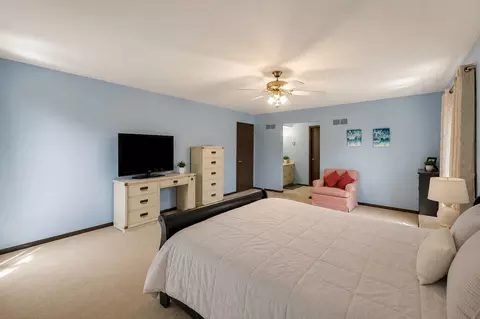 Bedroom - 150 Shady Ln, Bartlett, IL 60103 photo 4 of 12