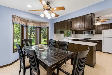 Dining - 150 Shady Ln, Bartlett, IL 60103 photo 4 of 4