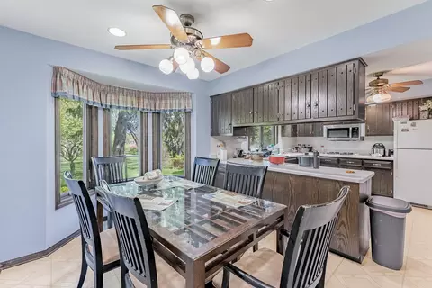 Dining - 150 Shady Ln, Bartlett, IL 60103 photo 4 of 4