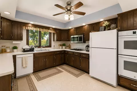 Kitchen - 150 Shady Ln, Bartlett, IL 60103 photo 1 of 2