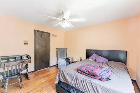 Bedroom - 150 Shady Ln, Bartlett, IL 60103 photo 4 of 11
