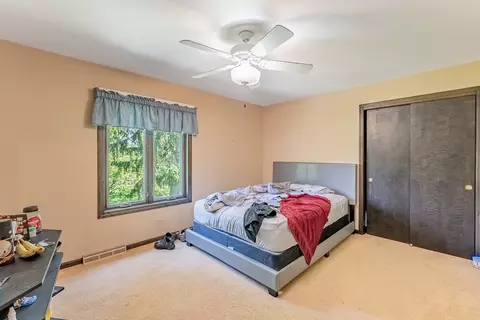 Bedroom - 150 Shady Ln, Bartlett, IL 60103 photo 6 of 11