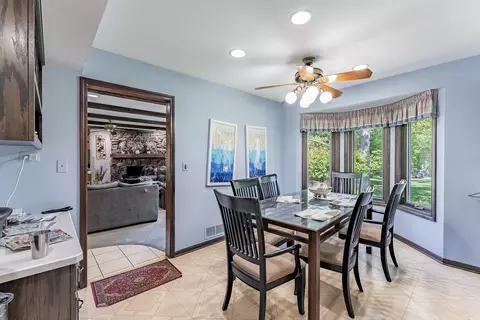 Dining - 150 Shady Ln, Bartlett, IL 60103 photo 3 of 4