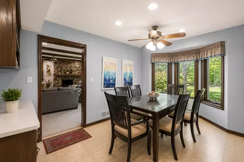 Dining - 150 Shady Ln, Bartlett, IL 60103 photo 3 of 4