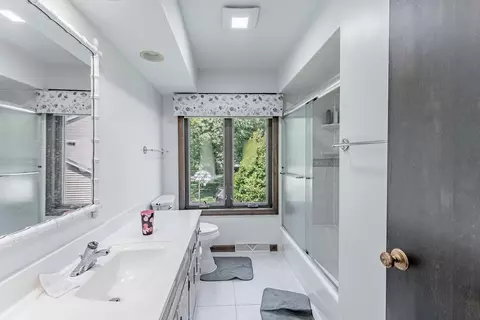 Bath - 150 Shady Ln, Bartlett, IL 60103 photo 6 of 6