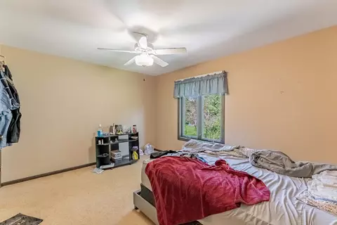 Bedroom - 150 Shady Ln, Bartlett, IL 60103 photo 7 of 11