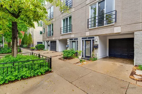 1157 W Newport Ave #C, Chicago, IL 60657