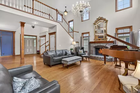 Living - 3483 Comstock Ave, Dekalb, IL 60115 photo 3 of 4