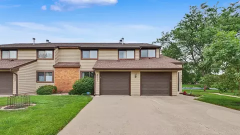 2101 Harbortown Cir #2101, Champaign, IL 61821