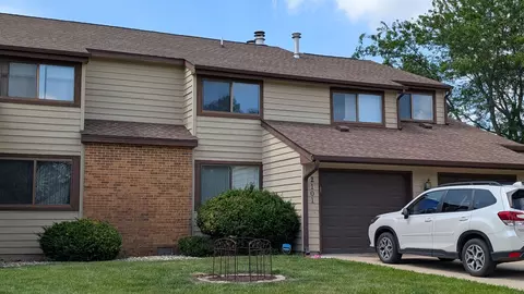2101 Harbortown Cir #2101, Champaign, IL 61821
