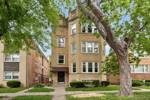2732 W Greenleaf Ave #3, Chicago, IL 60645
