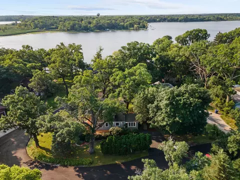 21549 W Birch St, Lake Villa, IL 60046