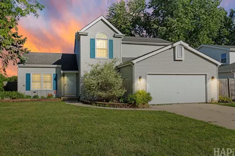 402 S Driftwood Trl, Mchenry, IL 60050