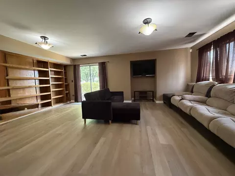 Living - 2304 Olde Mill Rd, Plainfield, IL 60586 photo 2 of 3