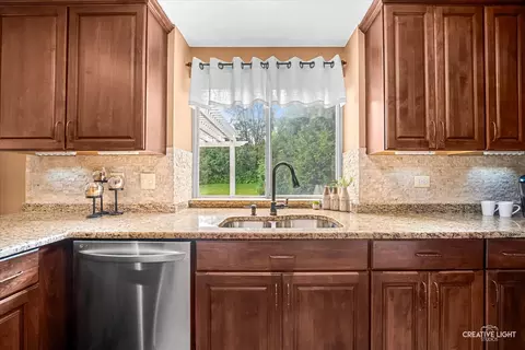 Kitchen - 1117 Auburn Ln, Bartlett, IL 60103 photo 2 of 2