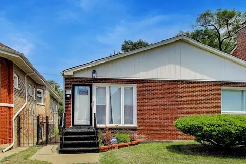 6751 S Saint Lawrence Ave, Chicago, IL 60637