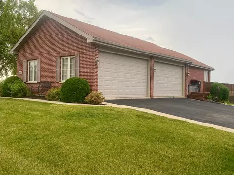 Exterior - 1610 Rolling Pass, Beecher, IL 60401 photo 3 of 6