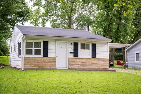 906 N Division Ave, Urbana, IL 61801