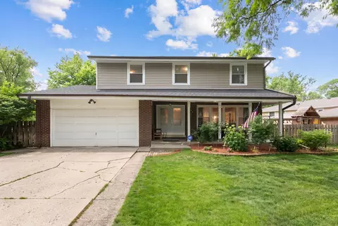 2005 E Cayuga Ln, Mount Prospect, IL 60056