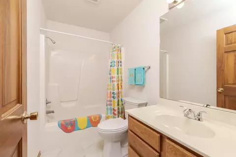 Bath - 1014 Sawgrass Dr, Normal, IL 61761 photo 4 of 4