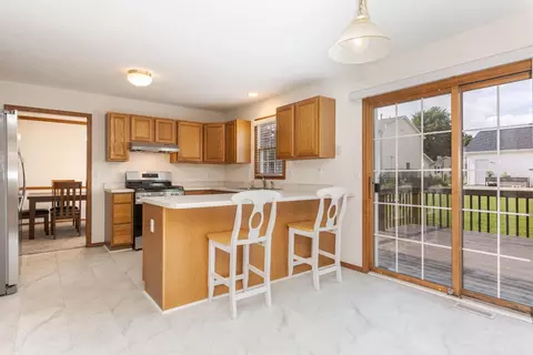 Kitchen - 1014 Sawgrass Dr, Normal, IL 61761 photo 6 of 6