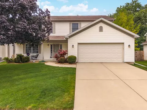 Exterior - 1014 Sawgrass Dr, Normal, IL 61761 photo 1 of 10