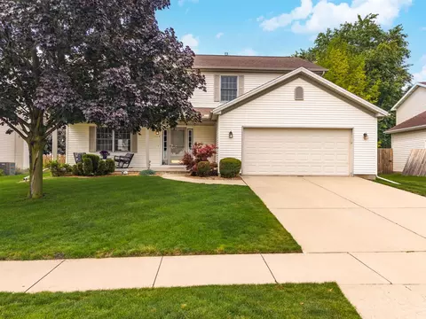 Exterior - 1014 Sawgrass Dr, Normal, IL 61761 photo 10 of 10